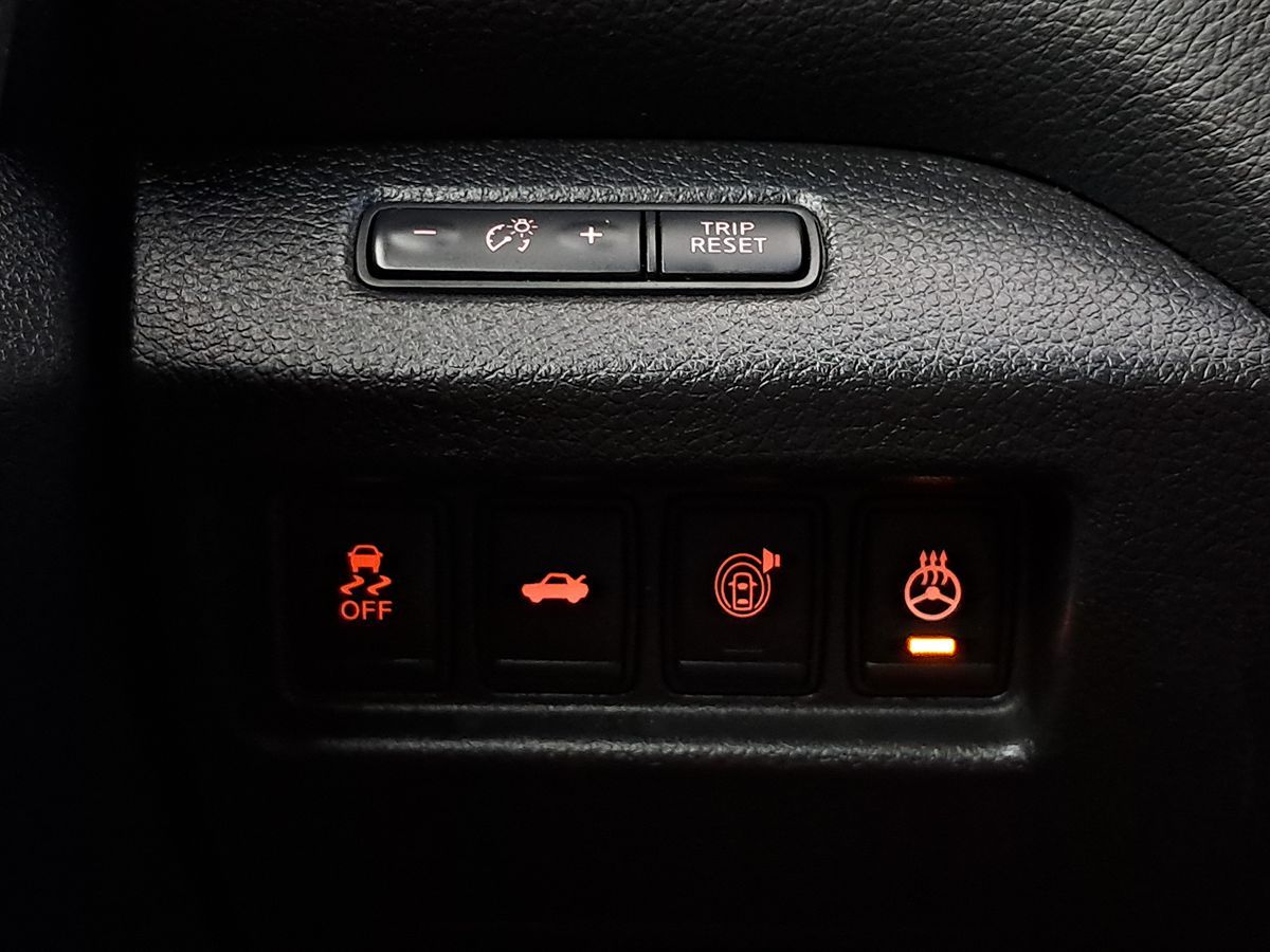 Vehicle image 23 of 36