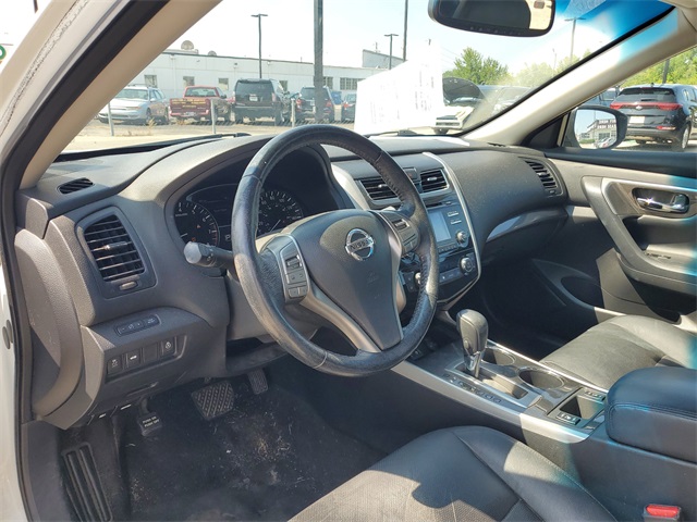 2014 Nissan Altima 2.5 SL Image 16 of 37
