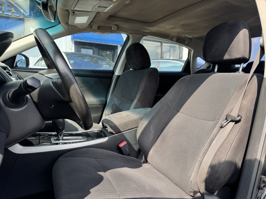 2014 Nissan Altima 2.5 SV Image 10 of 26