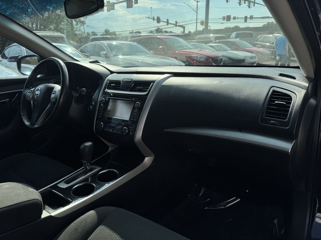 2014 Nissan Altima 2.5 SV Image 16 of 26