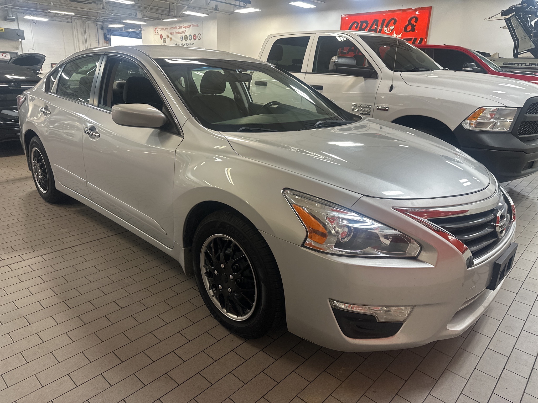 Vehicle image 3 of 18