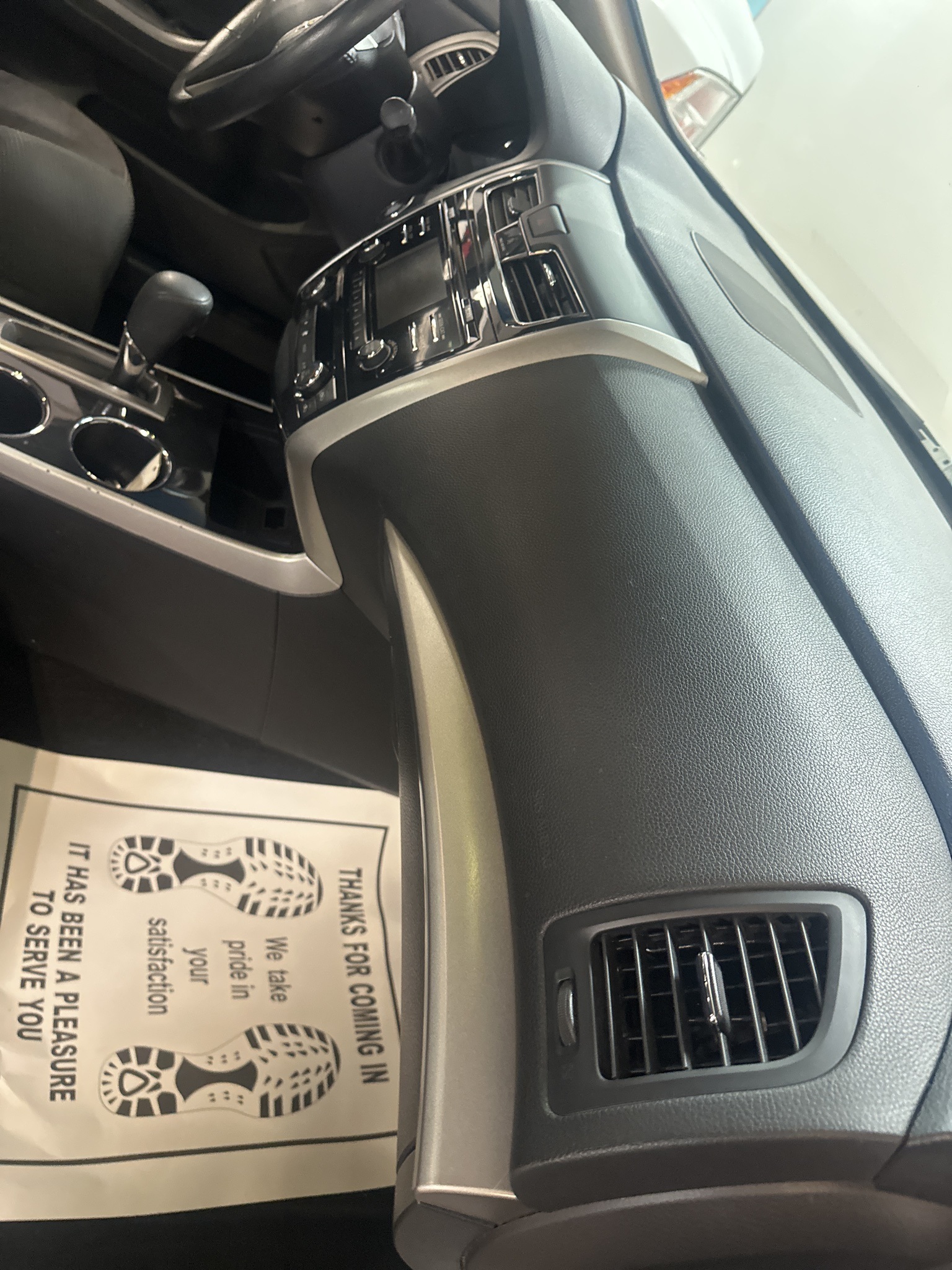 Vehicle image 9 of 18