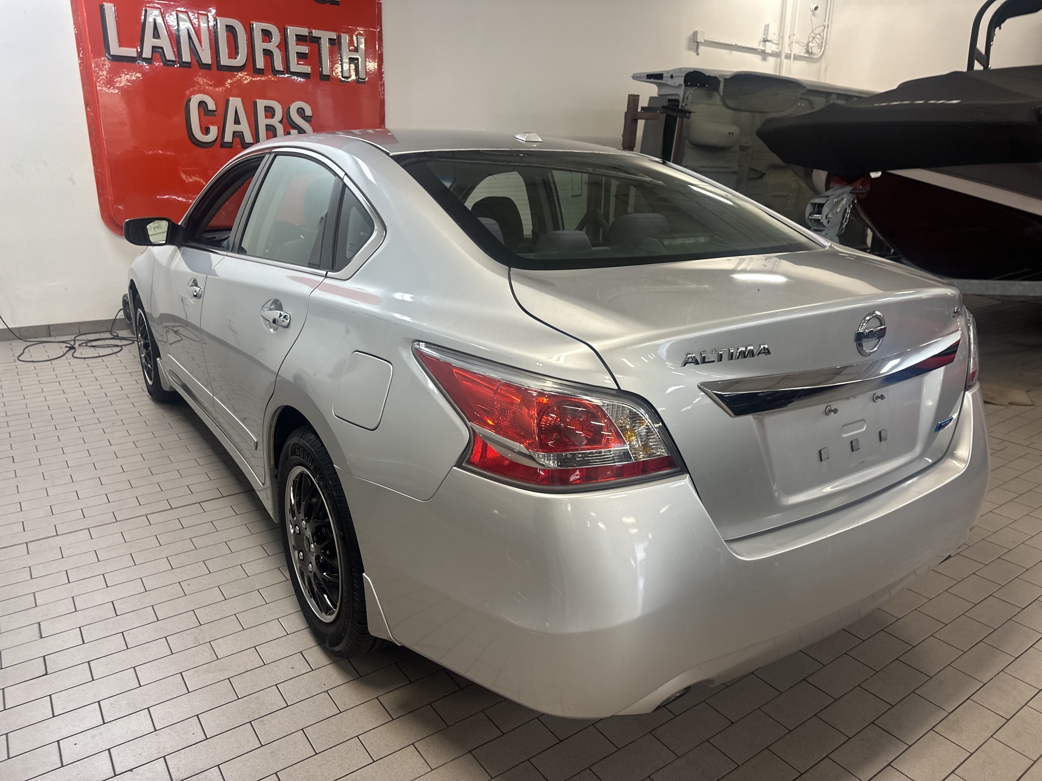 Vehicle image 6 of 18