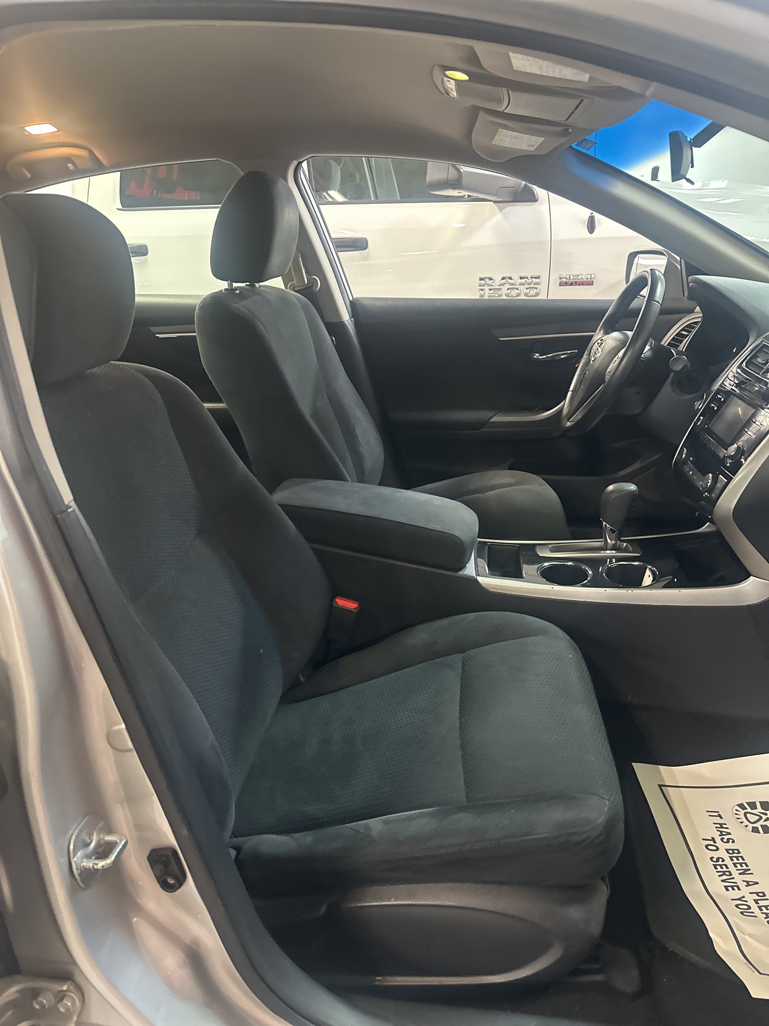 Vehicle image 8 of 18