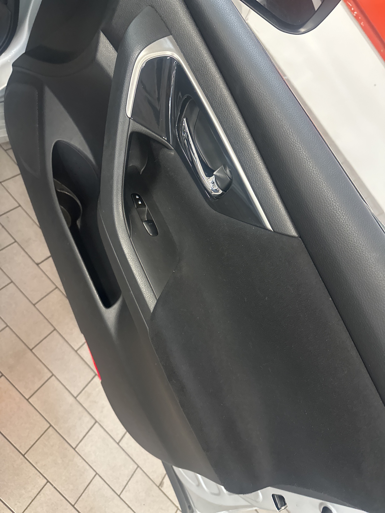 Vehicle image 7 of 18