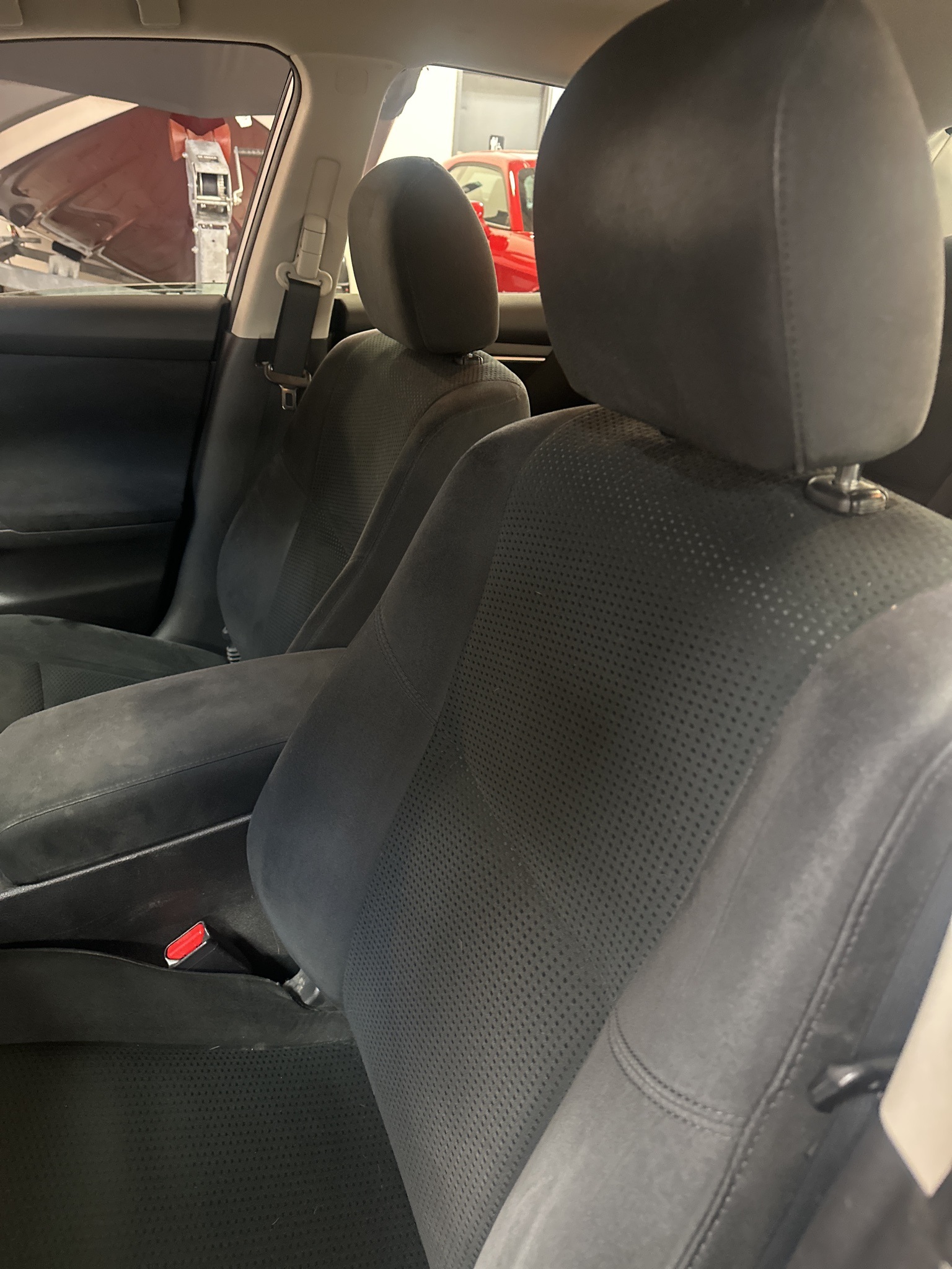 Vehicle image 14 of 18