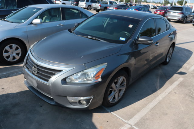 2014 Nissan Altima 2.5 SV Image 2 of 11