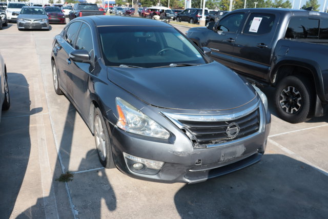 2014 Nissan Altima 2.5 SV Image 3 of 11