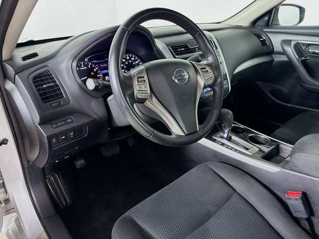 2014 Nissan Altima 2.5 SV Image 16 of 35