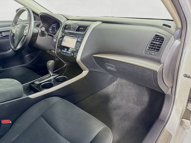 2014 Nissan Altima 2.5 SV Image 18 of 35