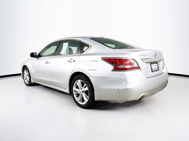 2014 Nissan Altima 2.5 SV Image 7 of 35