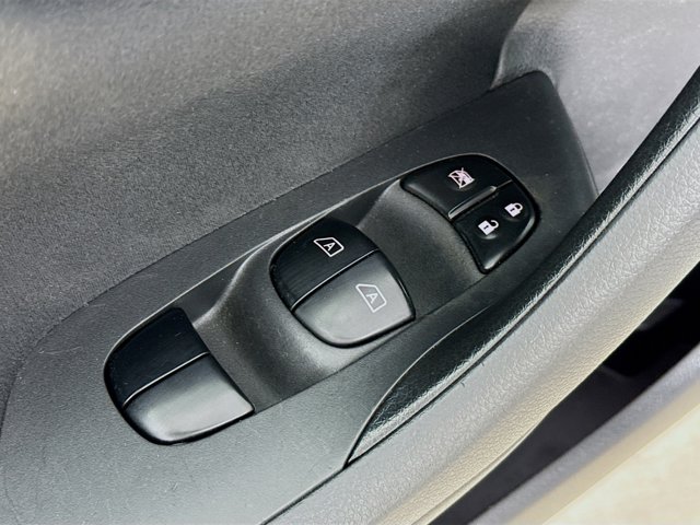 2014 Nissan Altima 2.5 SV Image 26 of 35