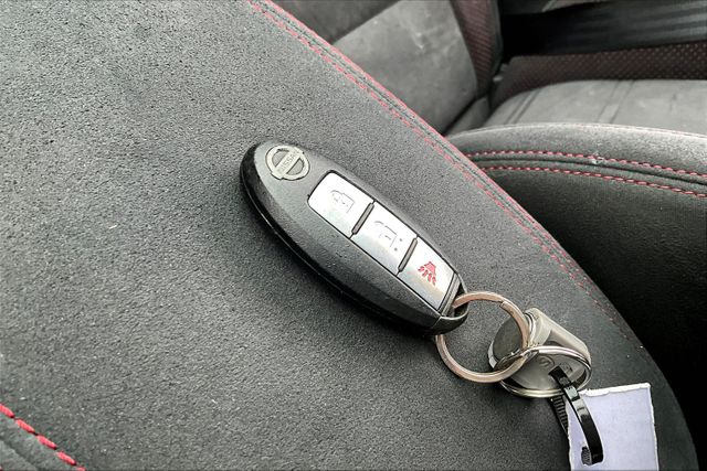 Vehicle image 12 of 33