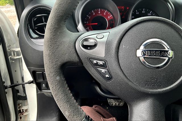 Vehicle image 17 of 33