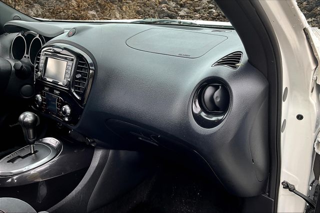 Vehicle image 16 of 33