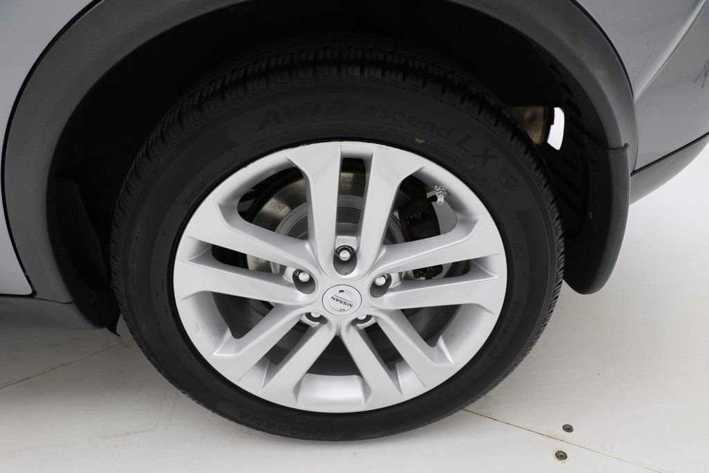 Vehicle image 9 of 20