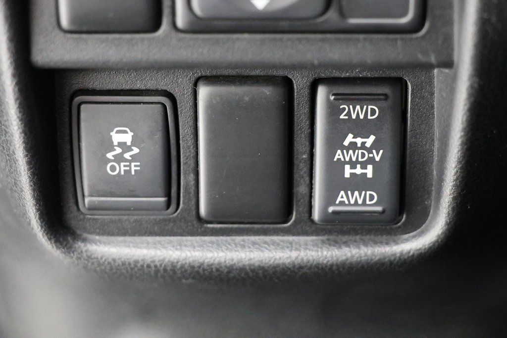 Vehicle image 18 of 20