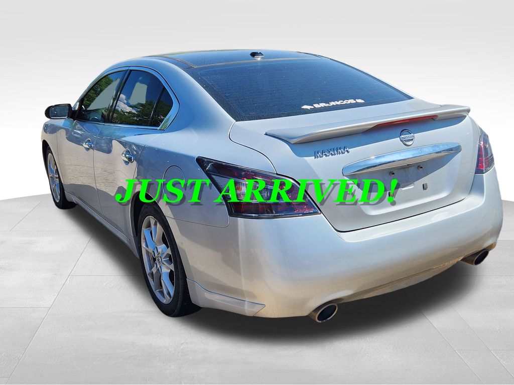 Vehicle image 5 of 7