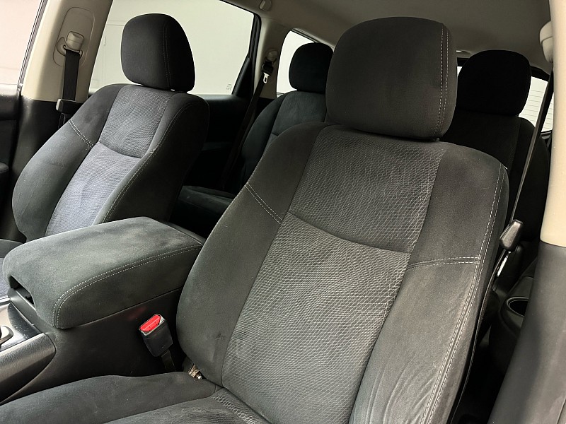 Vehicle image 13 of 39