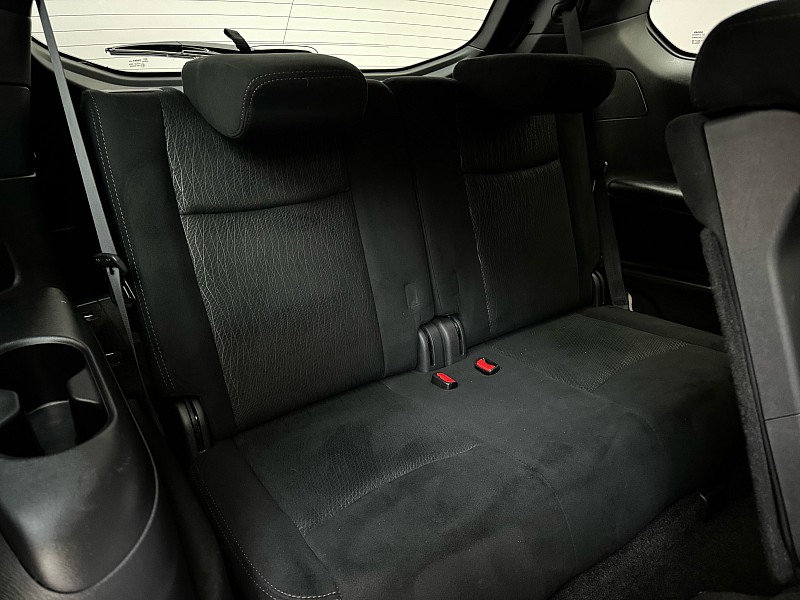 Vehicle image 19 of 39