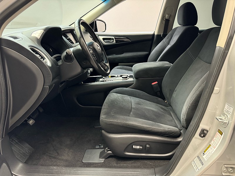 Vehicle image 12 of 39