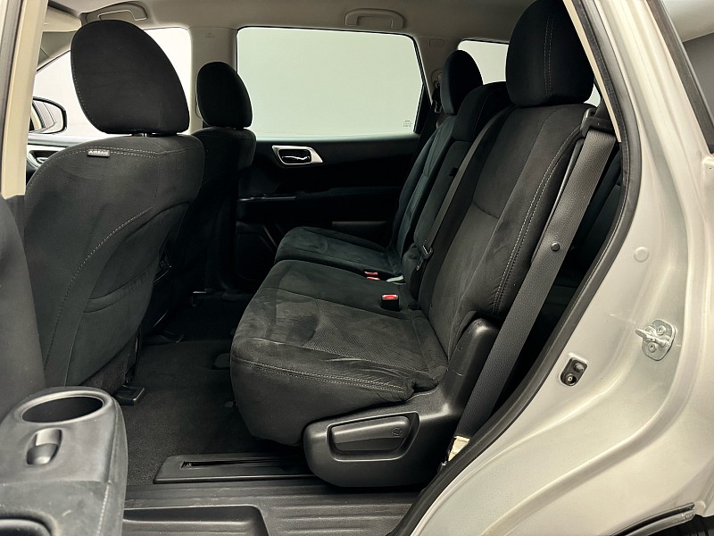 Vehicle image 14 of 39