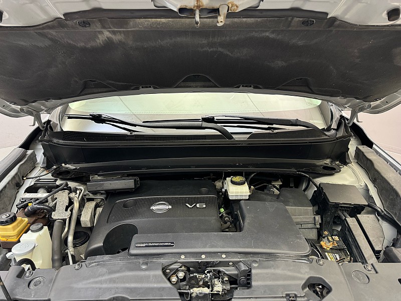 Vehicle image 10 of 39