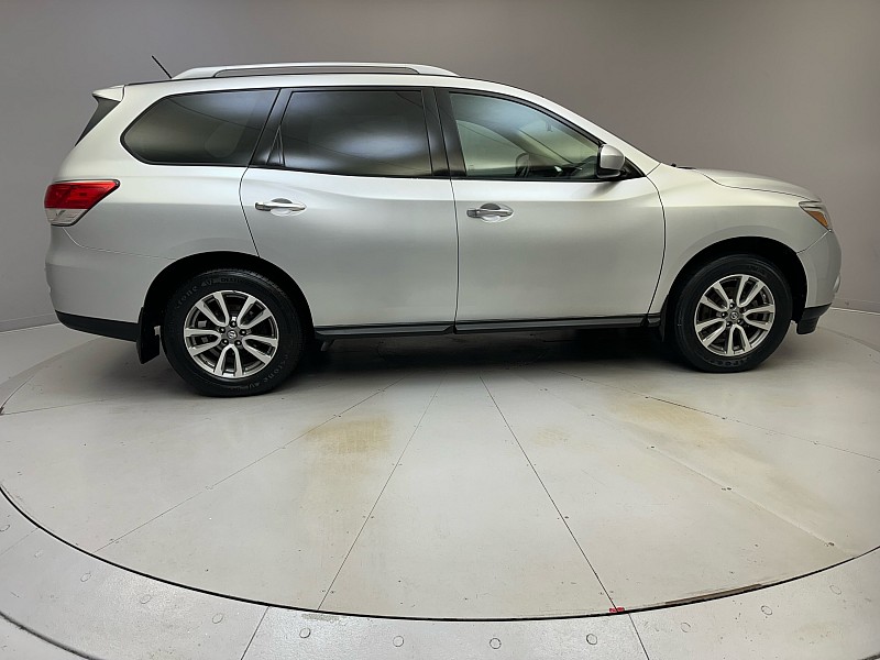 Vehicle image 4 of 39