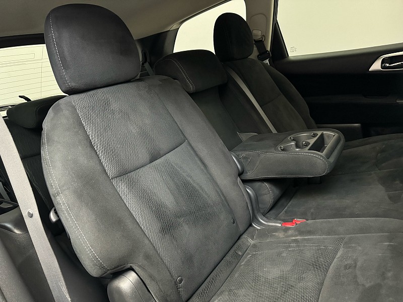 Vehicle image 21 of 39