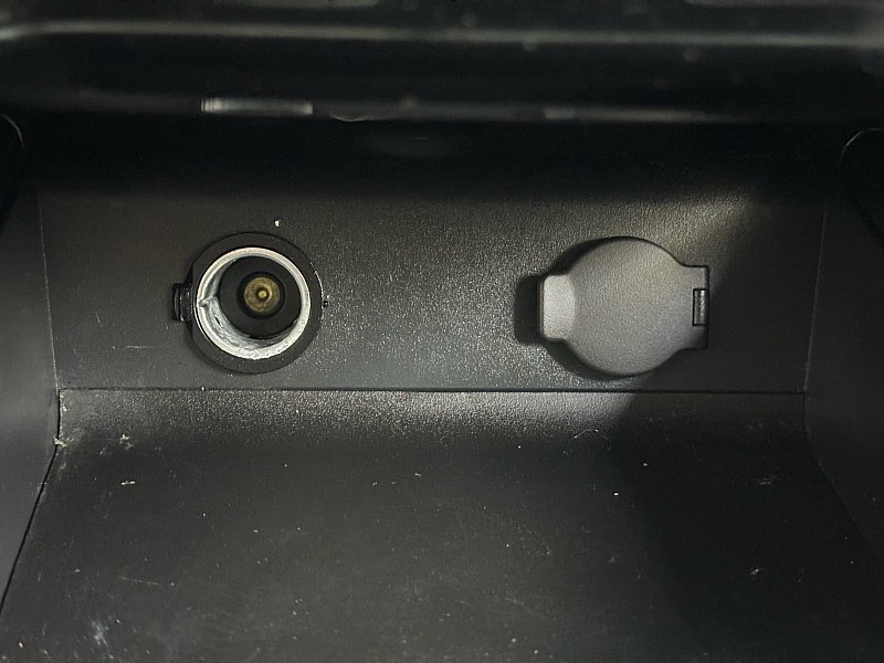 Vehicle image 33 of 39