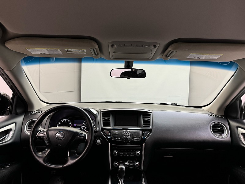 Vehicle image 11 of 39