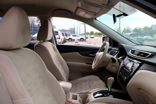 Vehicle image 12 of 19