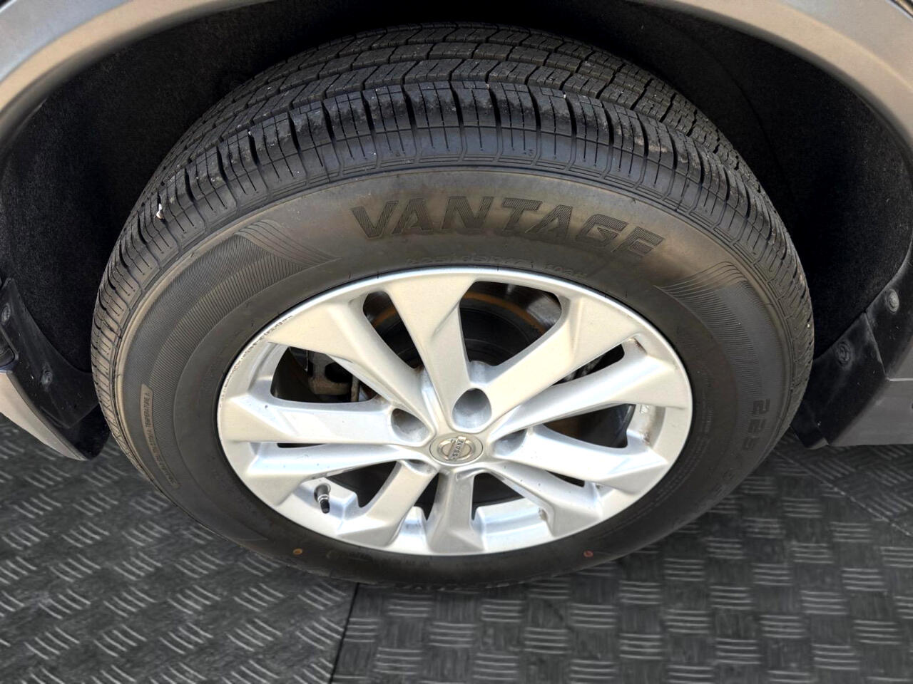 Vehicle image 14 of 29