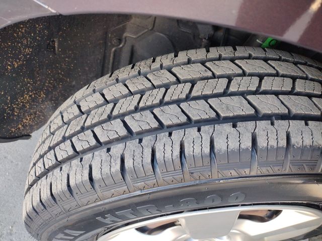 Vehicle image 28 of 34