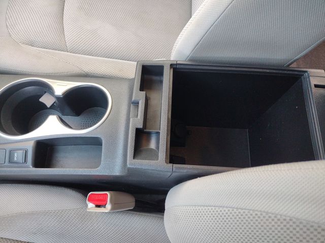 Vehicle image 26 of 34