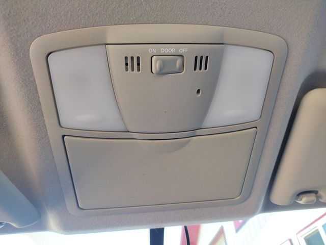 Vehicle image 33 of 34