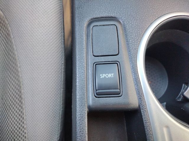 Vehicle image 32 of 34