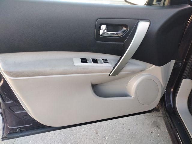 Vehicle image 11 of 34