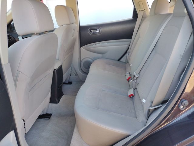 Vehicle image 25 of 34