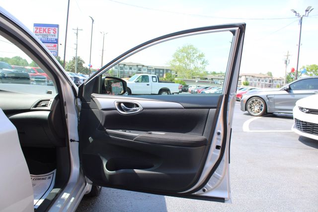 Vehicle image 26 of 36