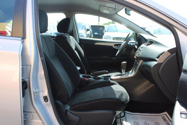 Vehicle image 27 of 36