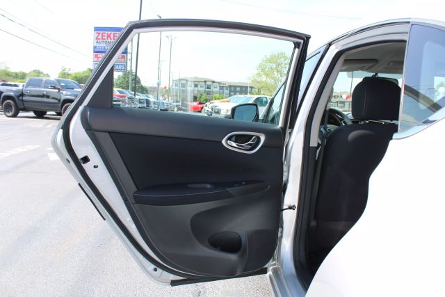 Vehicle image 22 of 36
