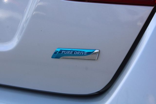 Vehicle image 31 of 36