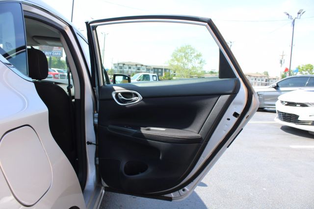 Vehicle image 24 of 36