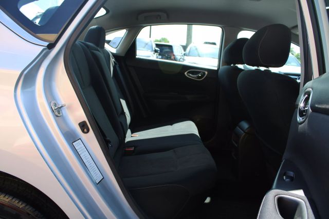 Vehicle image 25 of 36