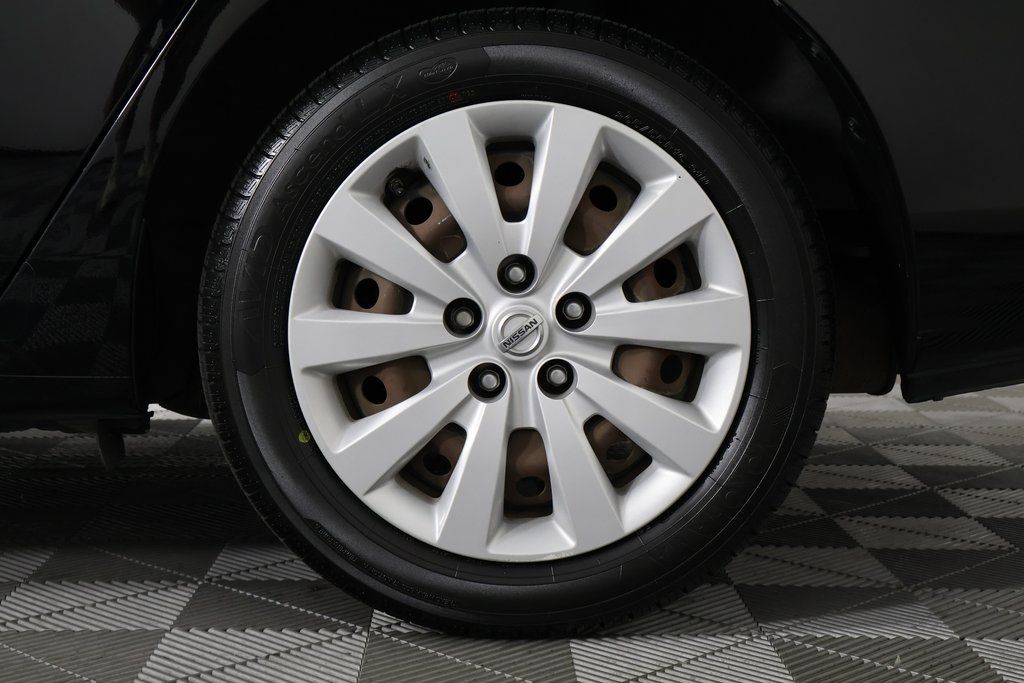 Vehicle image 15 of 16