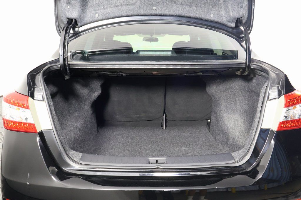 Vehicle image 13 of 16