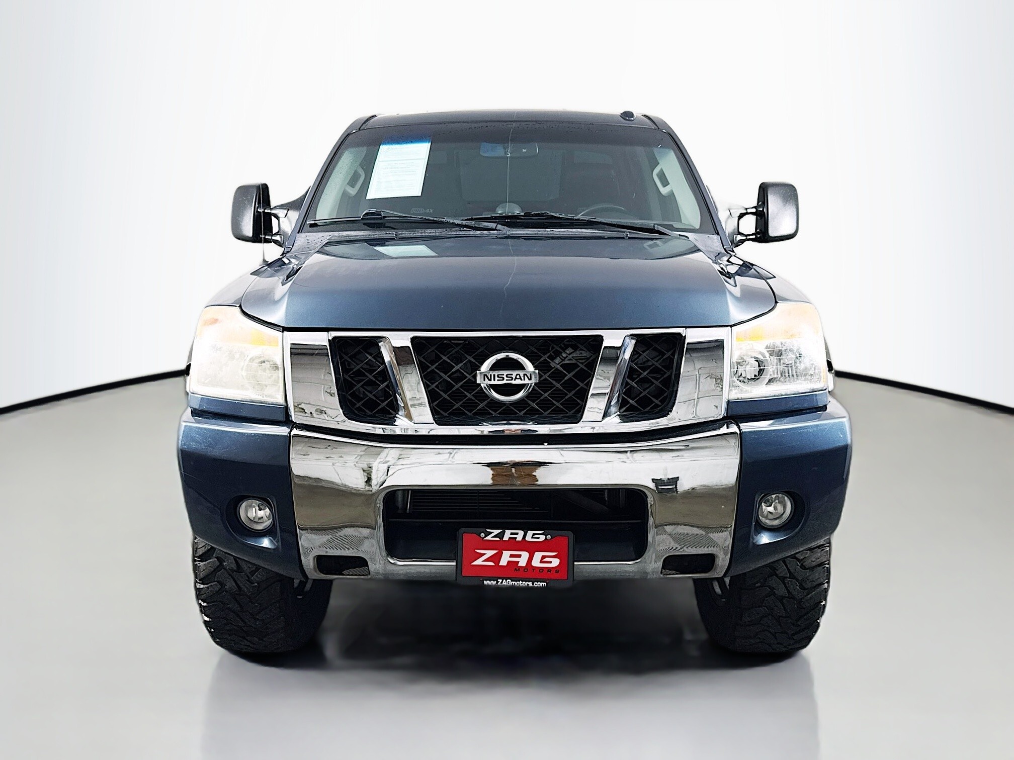 2014 Nissan Titan PRO-4X Image 2 of 45