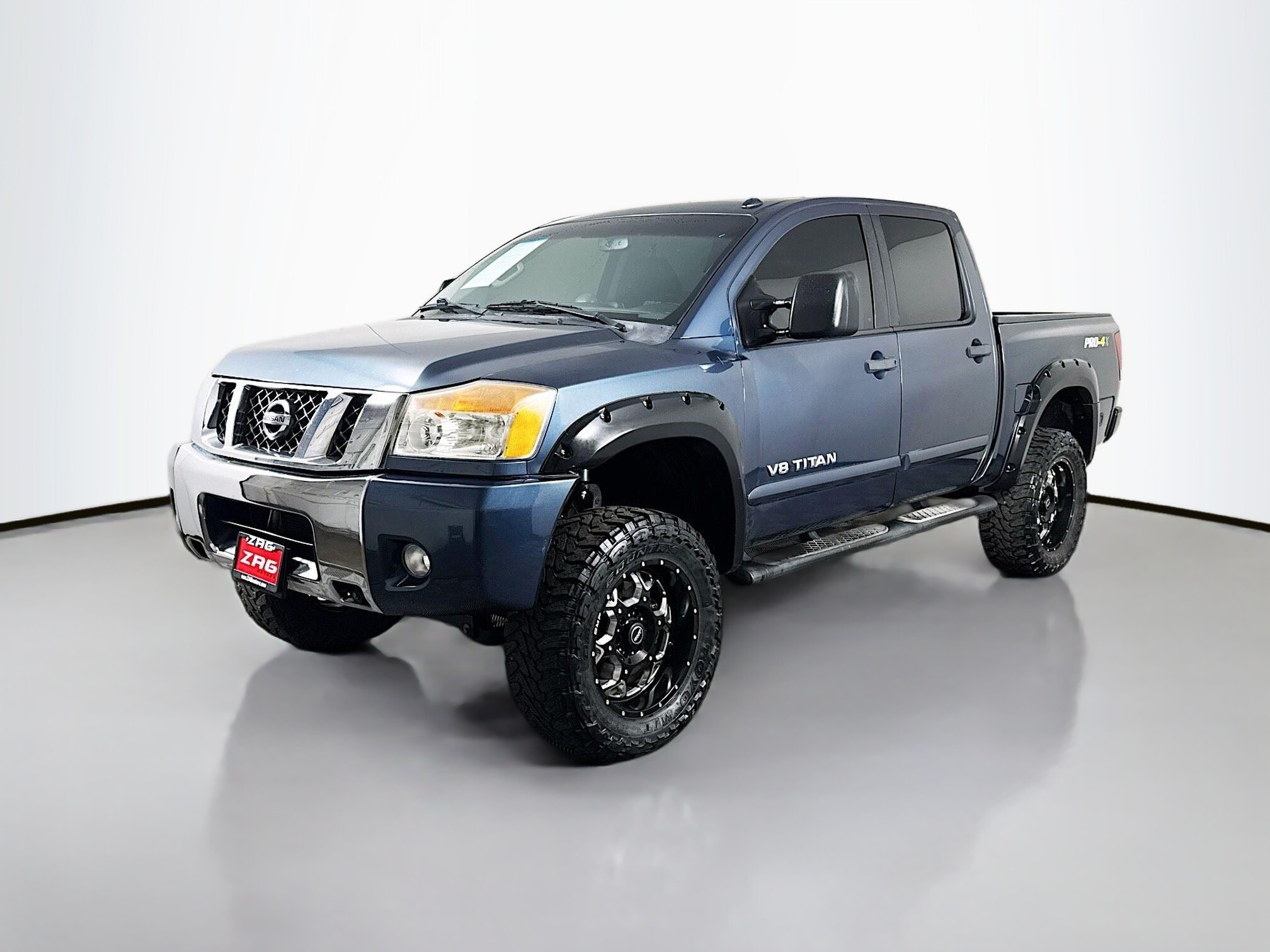 2014 Nissan Titan PRO-4X Image 1 of 45