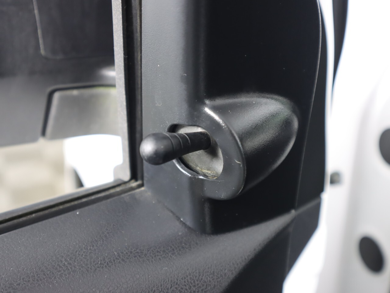 Vehicle image 19 of 31